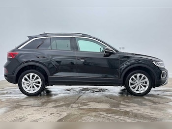 Used Volkswagen T-Roc 2025 for sale - 79068592: Photo