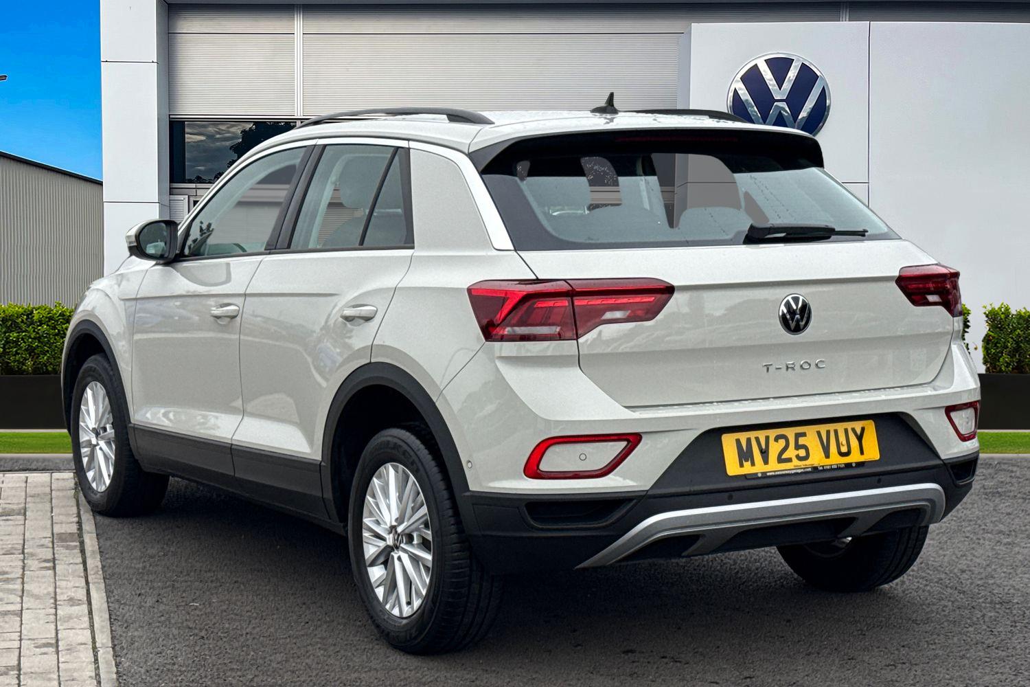 Used Volkswagen T-Roc 2025 for sale - 76186040: Photo 2