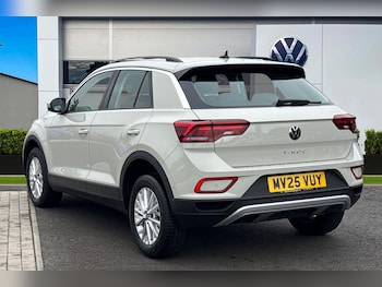 Used Volkswagen T-Roc 2025 for sale - 76186040: Photo 2