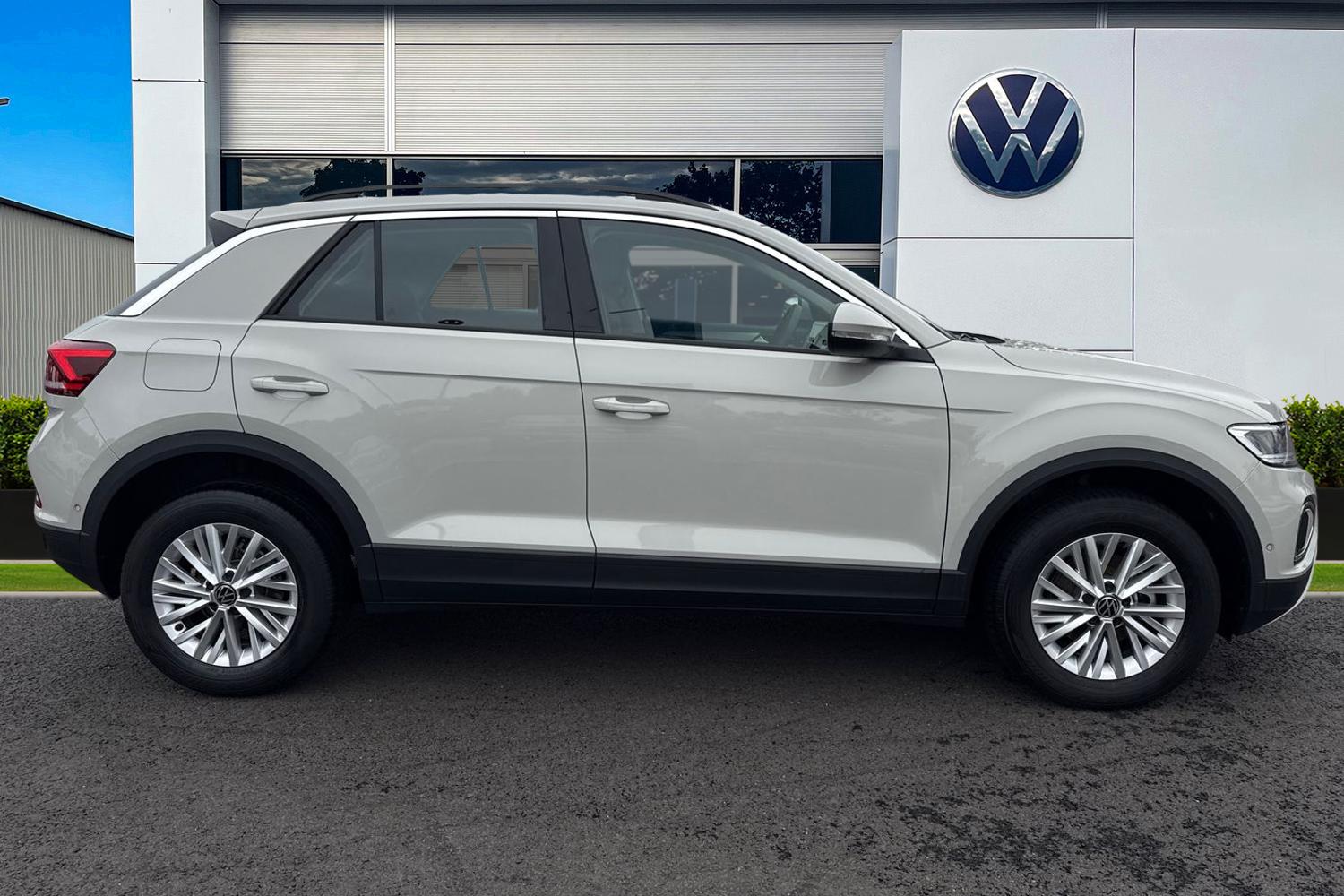 Used Volkswagen T-Roc 2025 for sale - 76186040: Photo 3