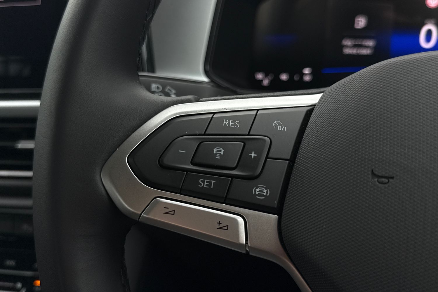 Used Volkswagen T-Roc 2025 for sale - 76186040: Photo 31