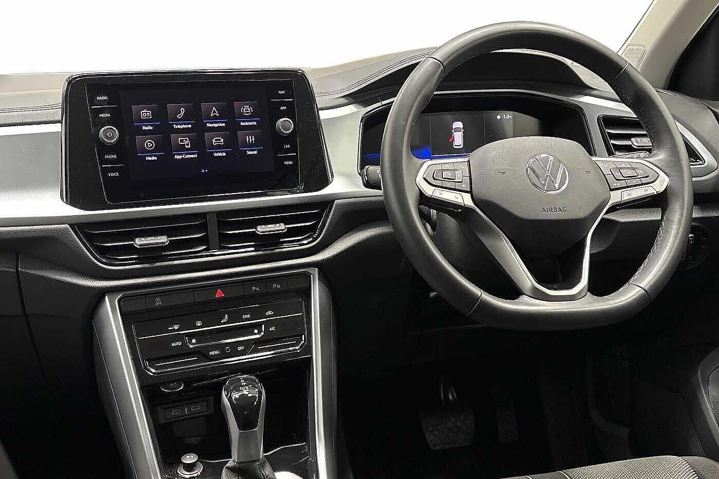 Used Volkswagen T-Roc 2024 for sale - 77199495: Photo 2