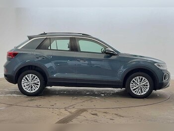 Used Volkswagen T-Roc 2024 for sale - 77199495: Photo