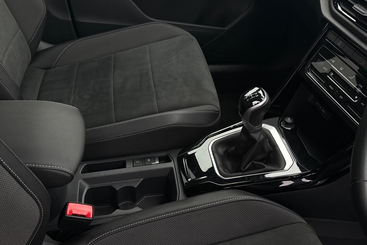 Used Volkswagen T-Roc 2023 for sale - 77493936: Photo 22