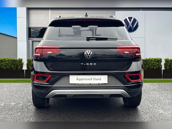 Used Volkswagen T-Roc 2023 for sale - 77493936: Photo