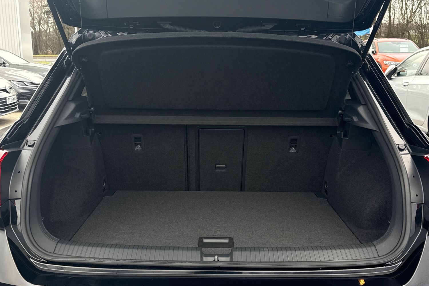 Used Volkswagen T-Roc 2023 for sale - 77493936: Photo 6