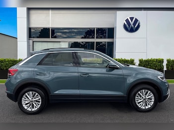 Used Volkswagen T-Roc 2024 for sale - 75367751: Photo