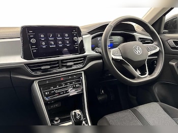 Used Volkswagen T-Roc 2024 for sale - 77421503: Photo