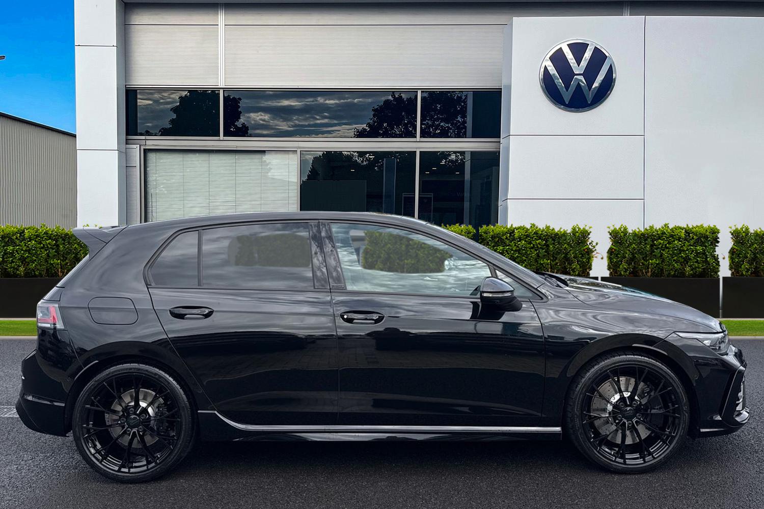 Used Volkswagen Golf 2025 for sale - 76480945: Photo 3