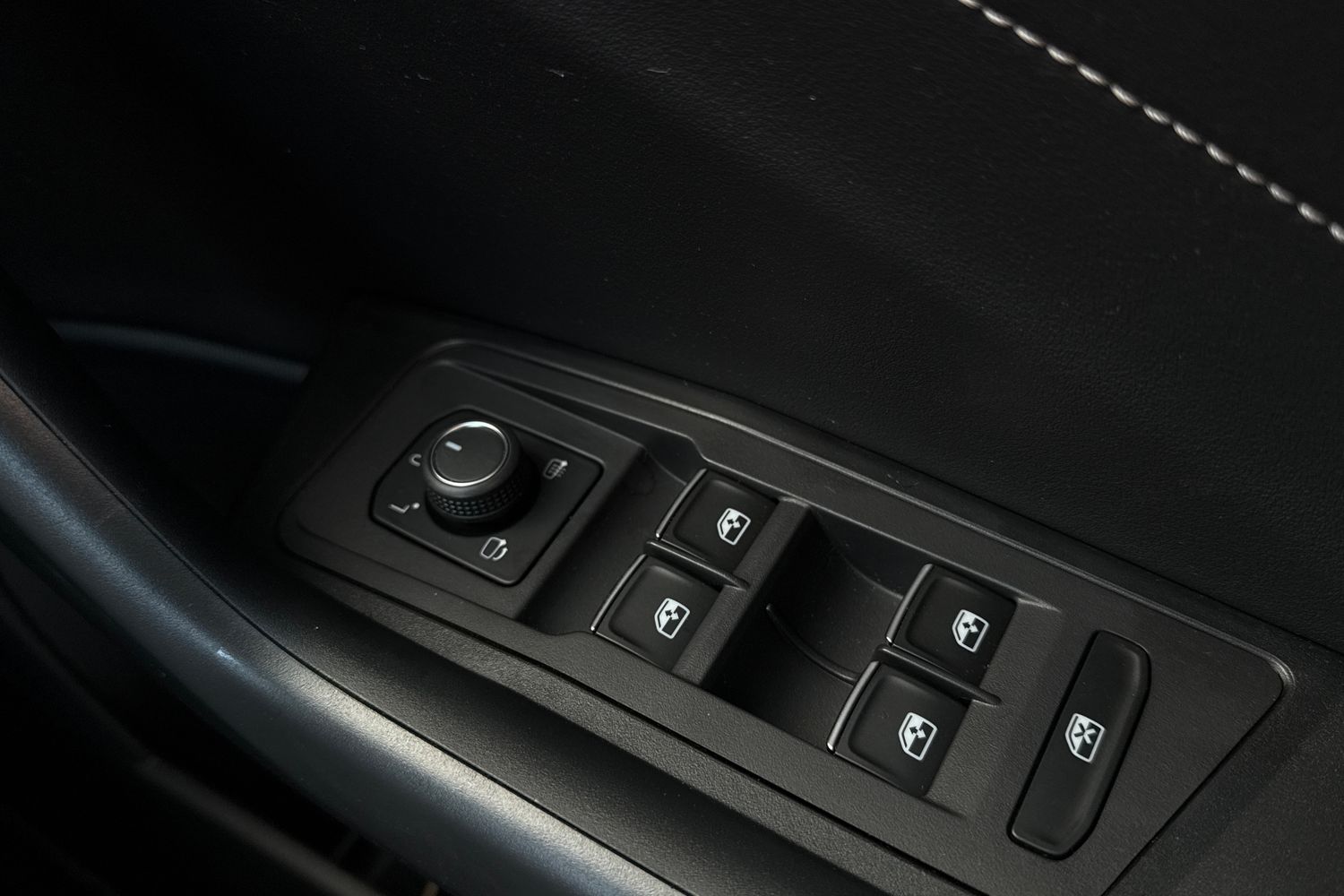 Used Volkswagen T-Roc 2023 for sale - 76411716: Photo 21