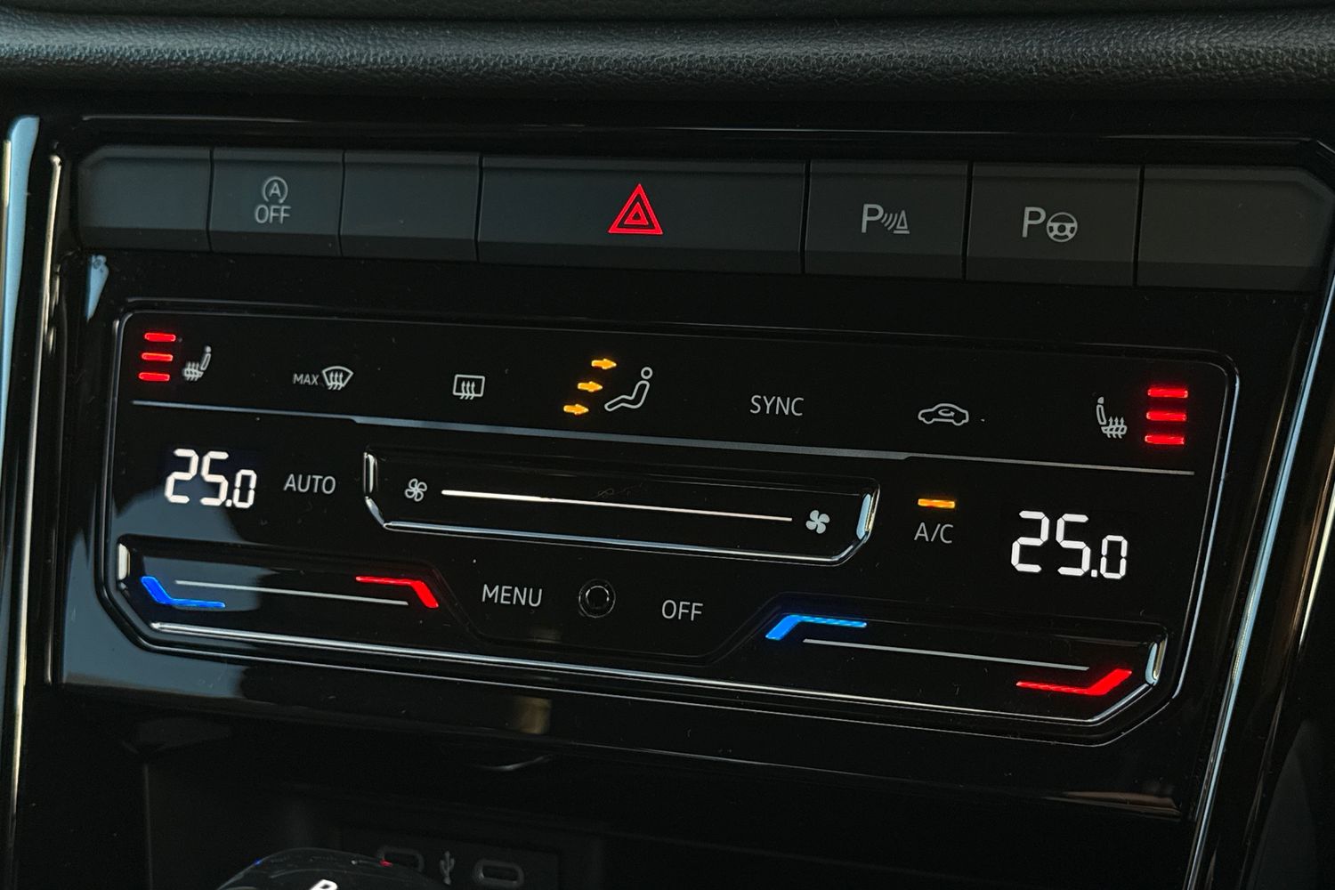 Used Volkswagen T-Roc 2023 for sale - 76411716: Photo 22