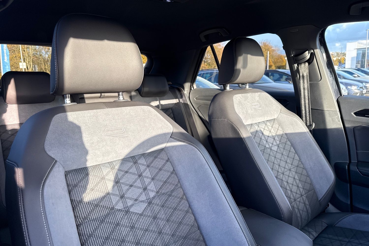 Used Volkswagen T-Roc 2023 for sale - 76411716: Photo 24