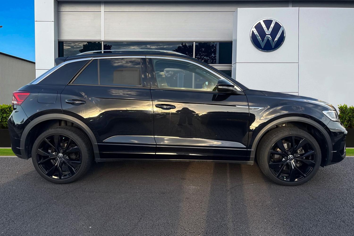 Used Volkswagen T-Roc 2023 for sale - 76411716: Photo 3