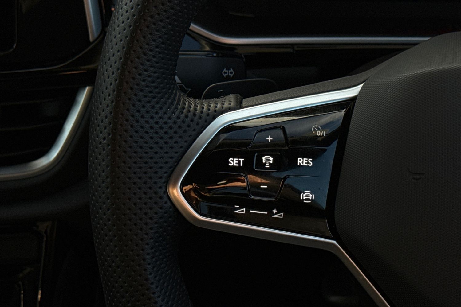 Used Volkswagen T-Roc 2023 for sale - 76411716: Photo 35