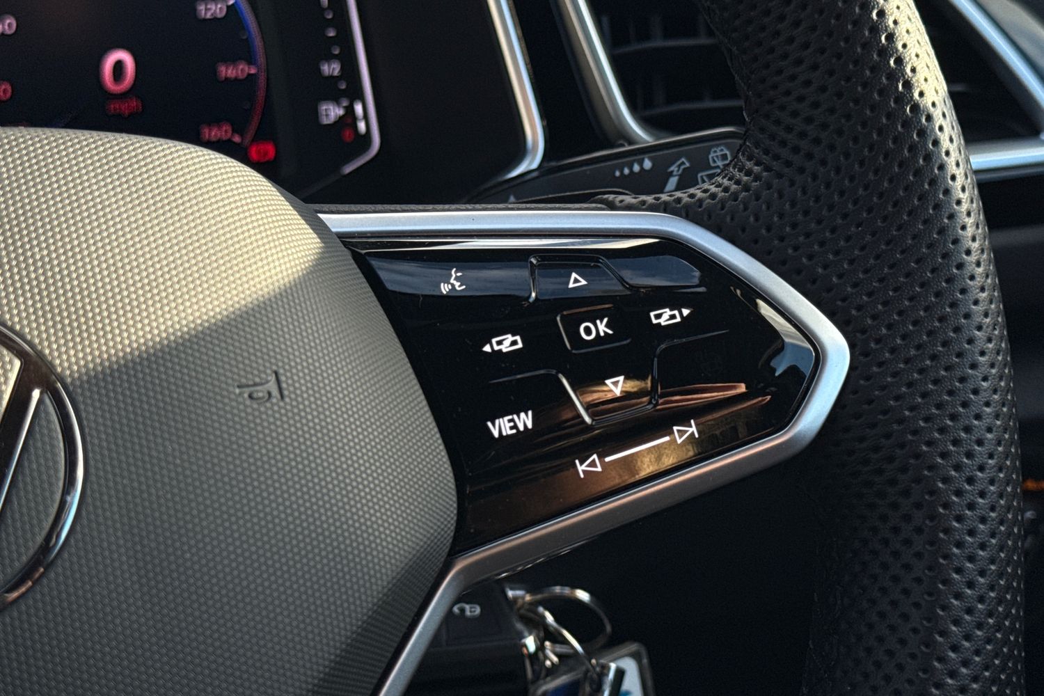 Used Volkswagen T-Roc 2023 for sale - 76411716: Photo 36