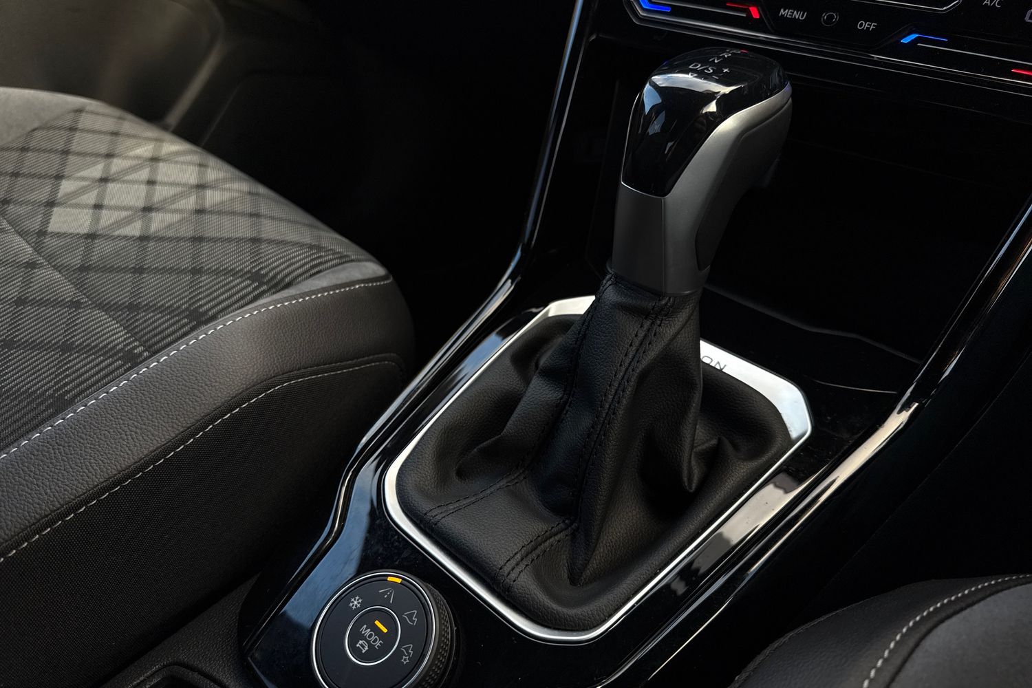 Used Volkswagen T-Roc 2023 for sale - 76411716: Photo 38