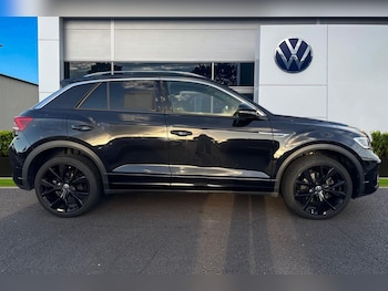 Used Volkswagen T-Roc 2023 for sale - 76411716: Photo