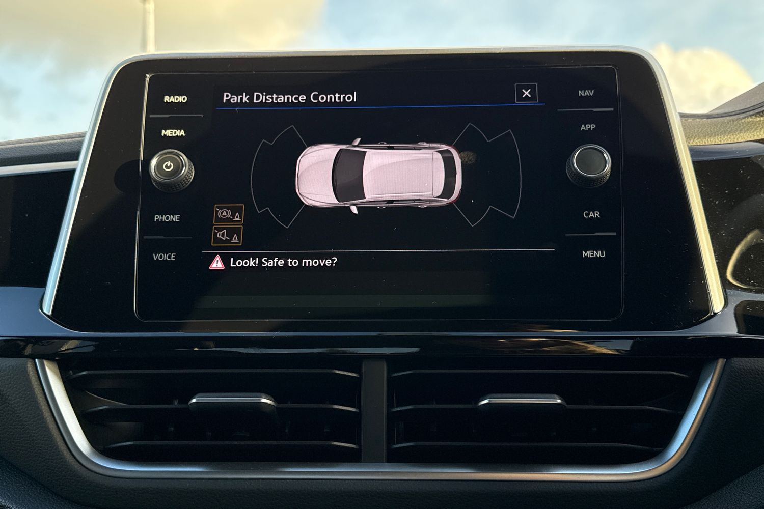 Used Volkswagen T-Roc 2023 for sale - 76411716: Photo 41