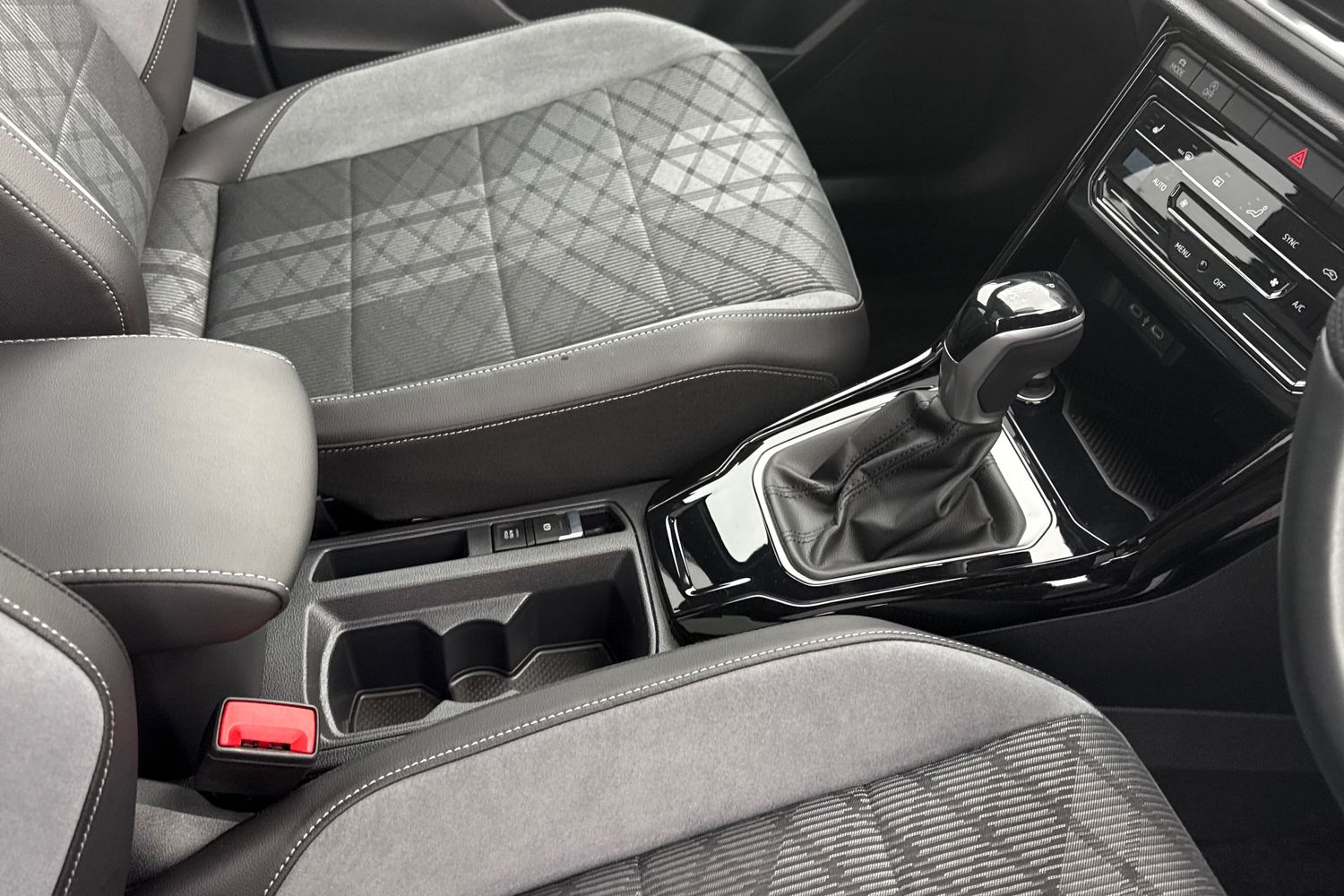 Used Volkswagen T-Roc 2025 for sale - 77742118: Photo 23