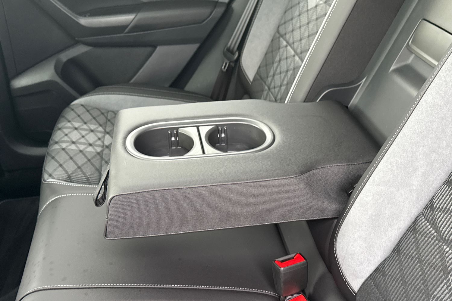 Used Volkswagen T-Roc 2025 for sale - 77742118: Photo 29