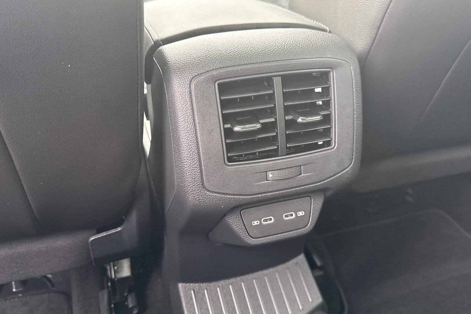 Used Volkswagen T-Roc 2025 for sale - 77742118: Photo 30