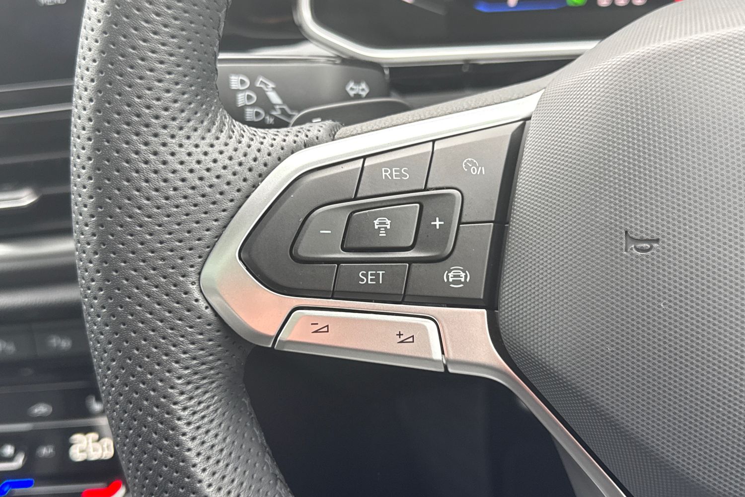 Used Volkswagen T-Roc 2025 for sale - 77742118: Photo 35