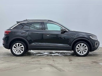 Used Volkswagen T-Roc 2025 for sale - 78852013: Photo