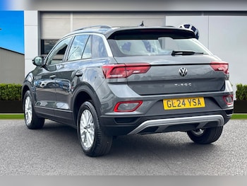 Used Volkswagen T-Roc 2024 for sale - 75367768: Photo