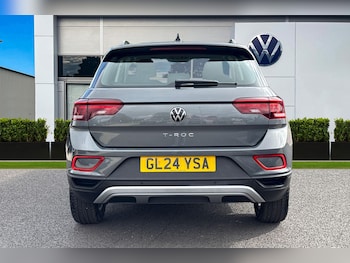 Used Volkswagen T-Roc 2024 for sale - 75367768: Photo