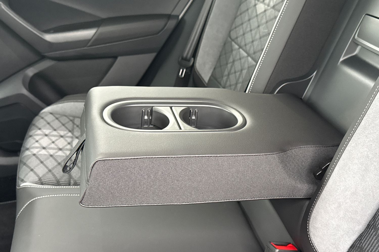 Used Volkswagen T-Roc 2025 for sale - 77147519: Photo 29