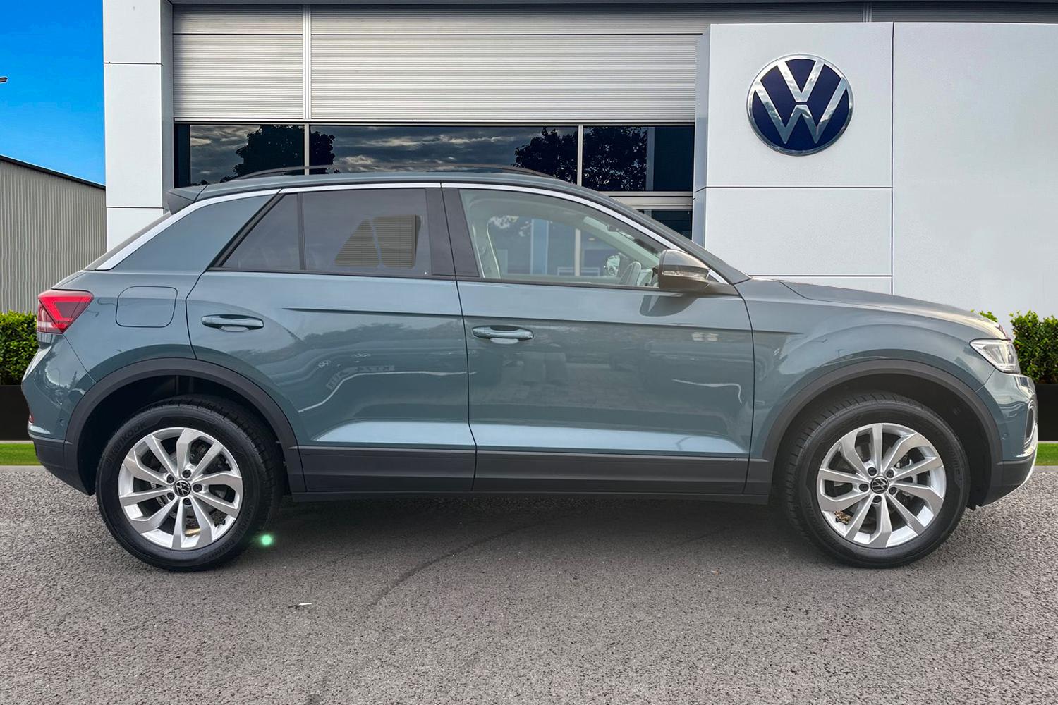 Used Volkswagen T-Roc 2025 for sale - 76288299: Photo 3