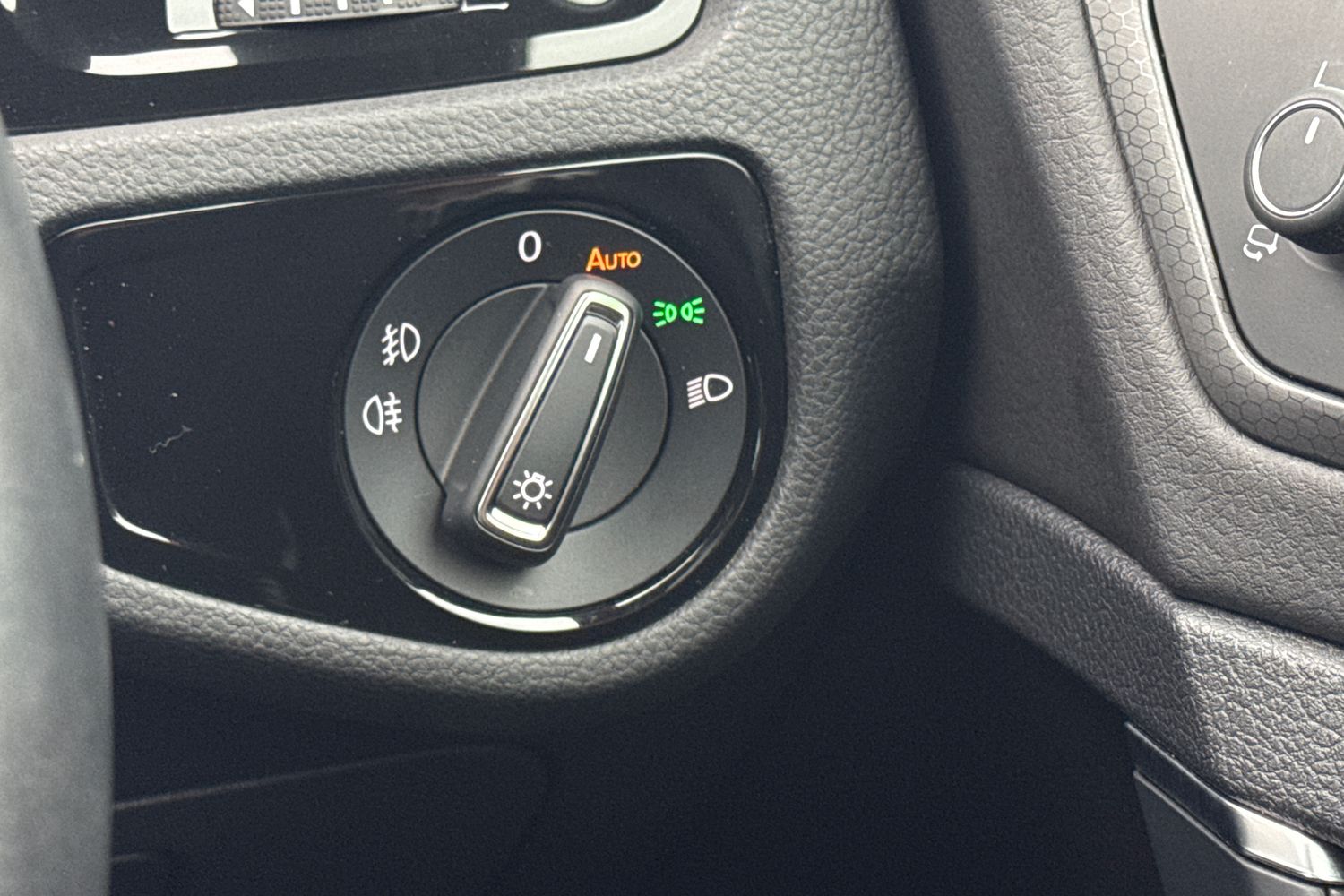 Used Volkswagen Golf 2018 for sale - 76460986: Photo 34