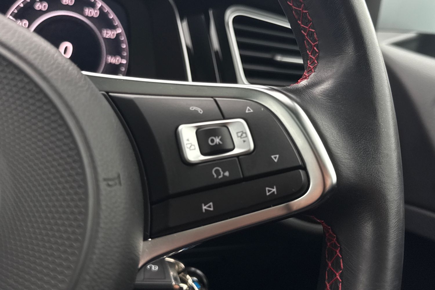 Used Volkswagen Golf 2018 for sale - 76460986: Photo 42