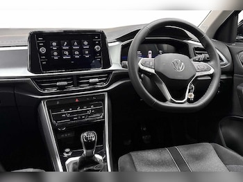 Used Volkswagen T-Roc 2024 for sale - 76207117: Photo 2