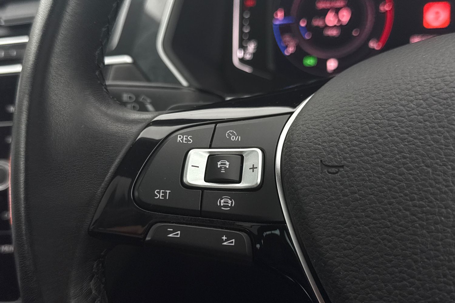 Used Volkswagen Tiguan 2020 for sale - 76476114: Photo 36