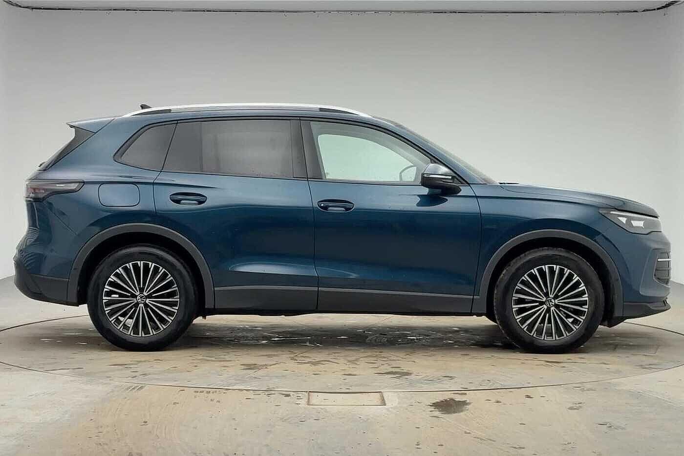 Used Volkswagen Tiguan 2025 for sale - 77834843: Photo 4