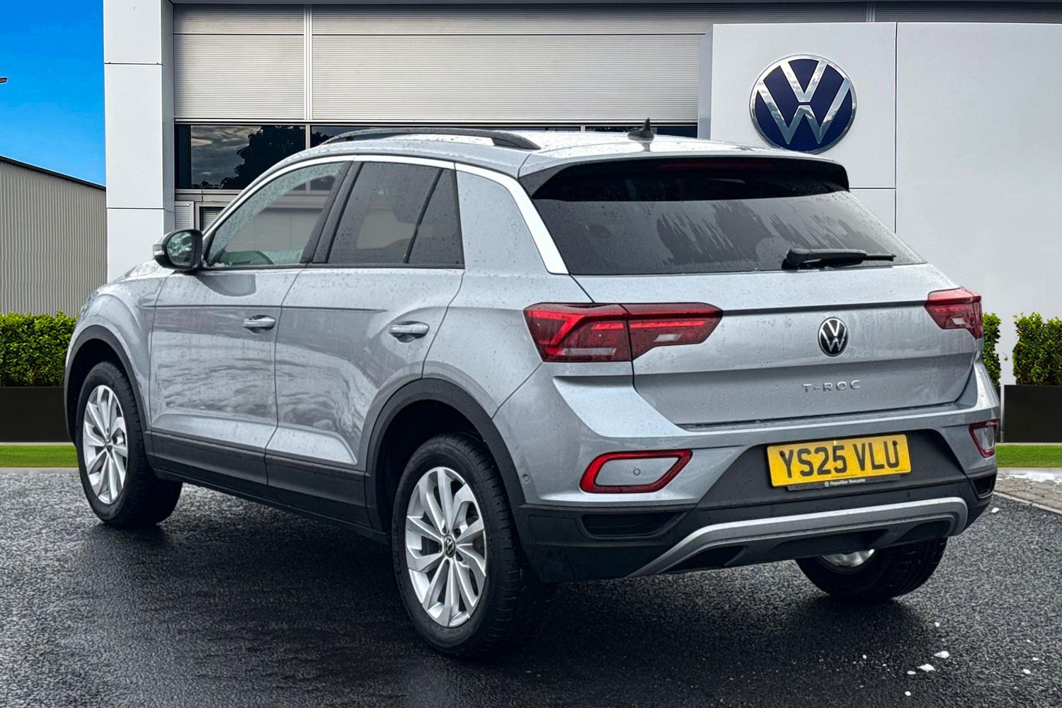 Used Volkswagen T-Roc 2025 for sale - 77123765: Photo 2