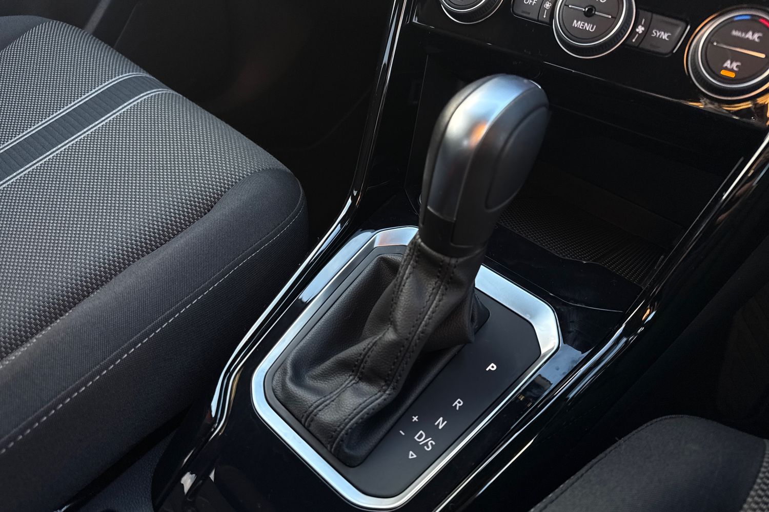 Used Volkswagen T-Roc 2021 for sale - 77135301: Photo 34