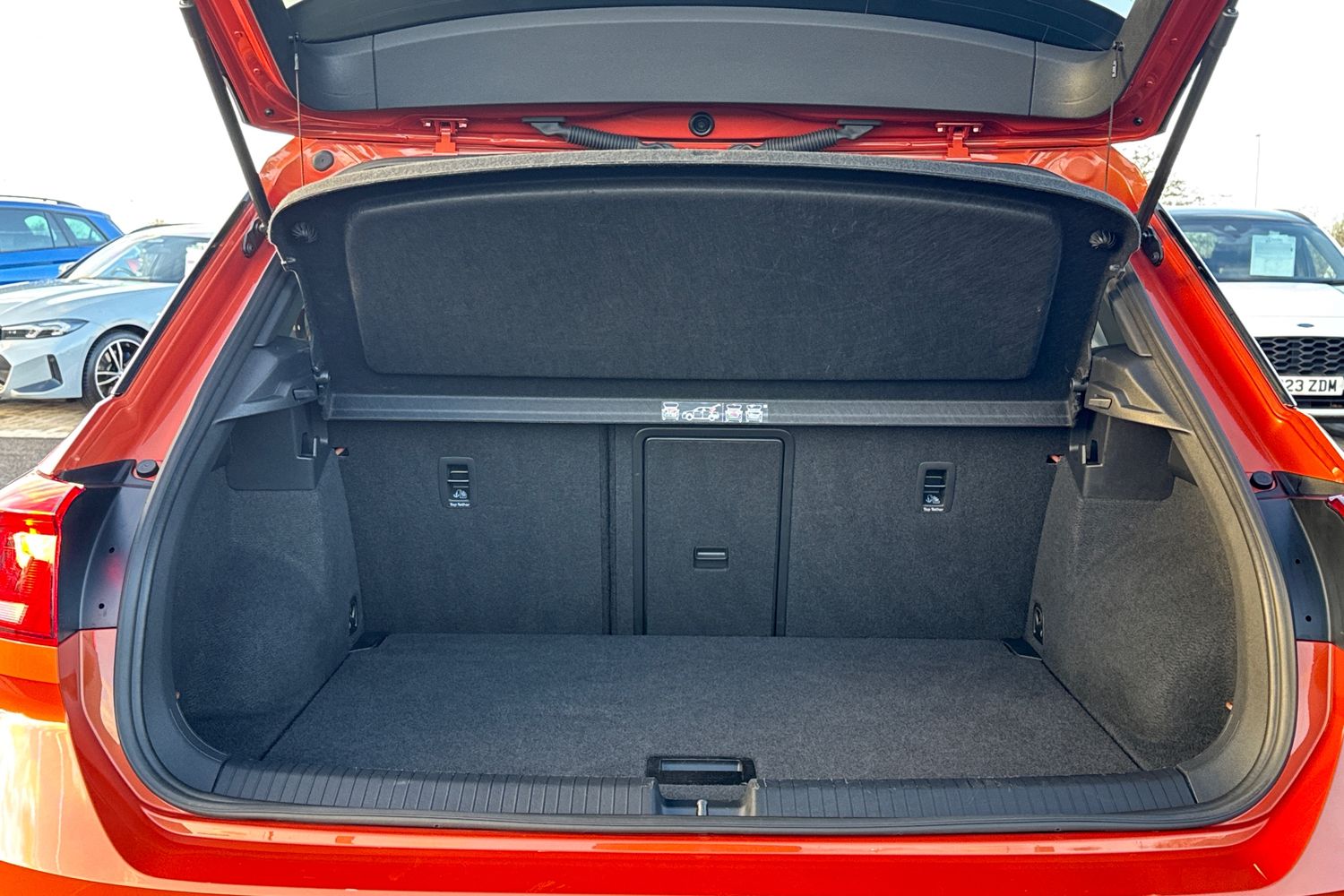 Used Volkswagen T-Roc 2021 for sale - 77135301: Photo 6