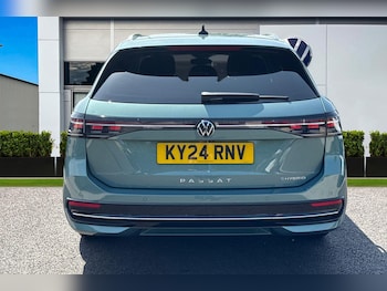 Used Volkswagen Passat 2024 for sale - 75407738: Photo