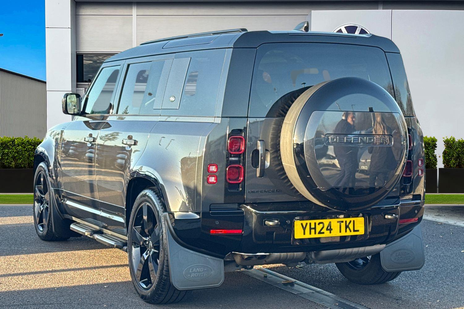 Used Land Rover Defender 110 2024 for sale - 76610838: Photo 2