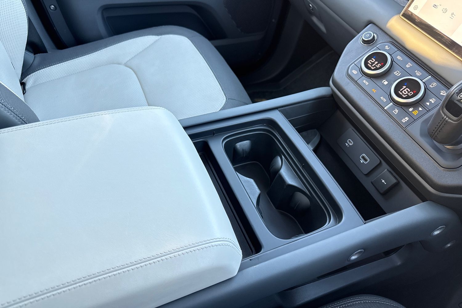 Used Land Rover Defender 110 2024 for sale - 76610838: Photo 23