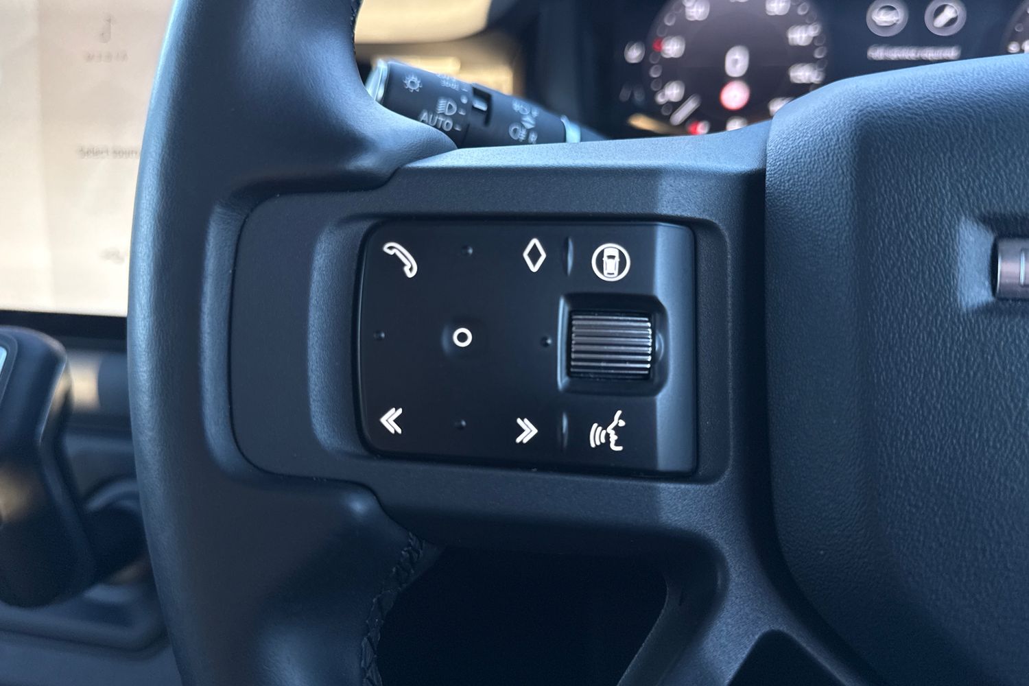 Used Land Rover Defender 110 2024 for sale - 76610838: Photo 43