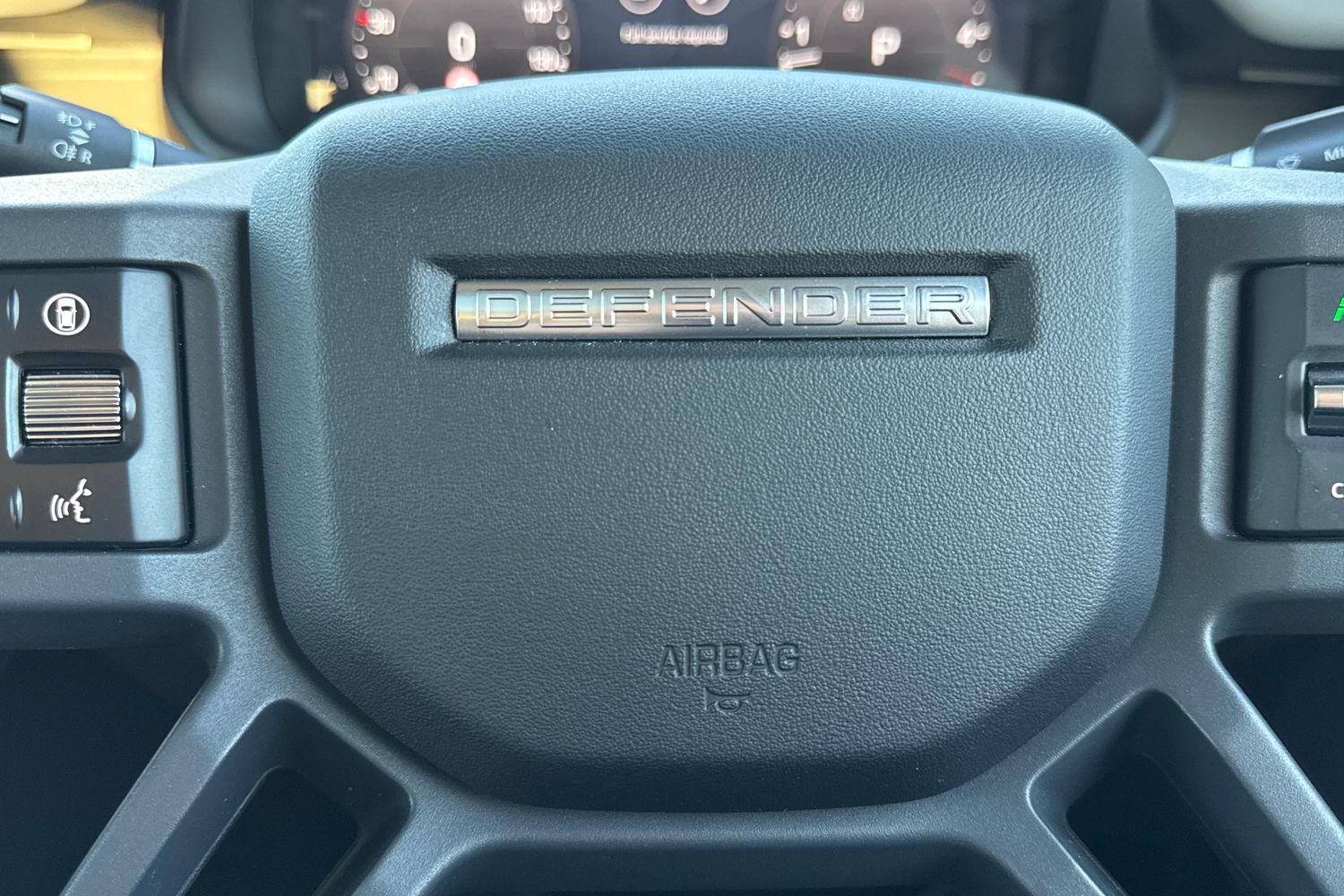 Used Land Rover Defender 110 2024 for sale - 76610838: Photo 45