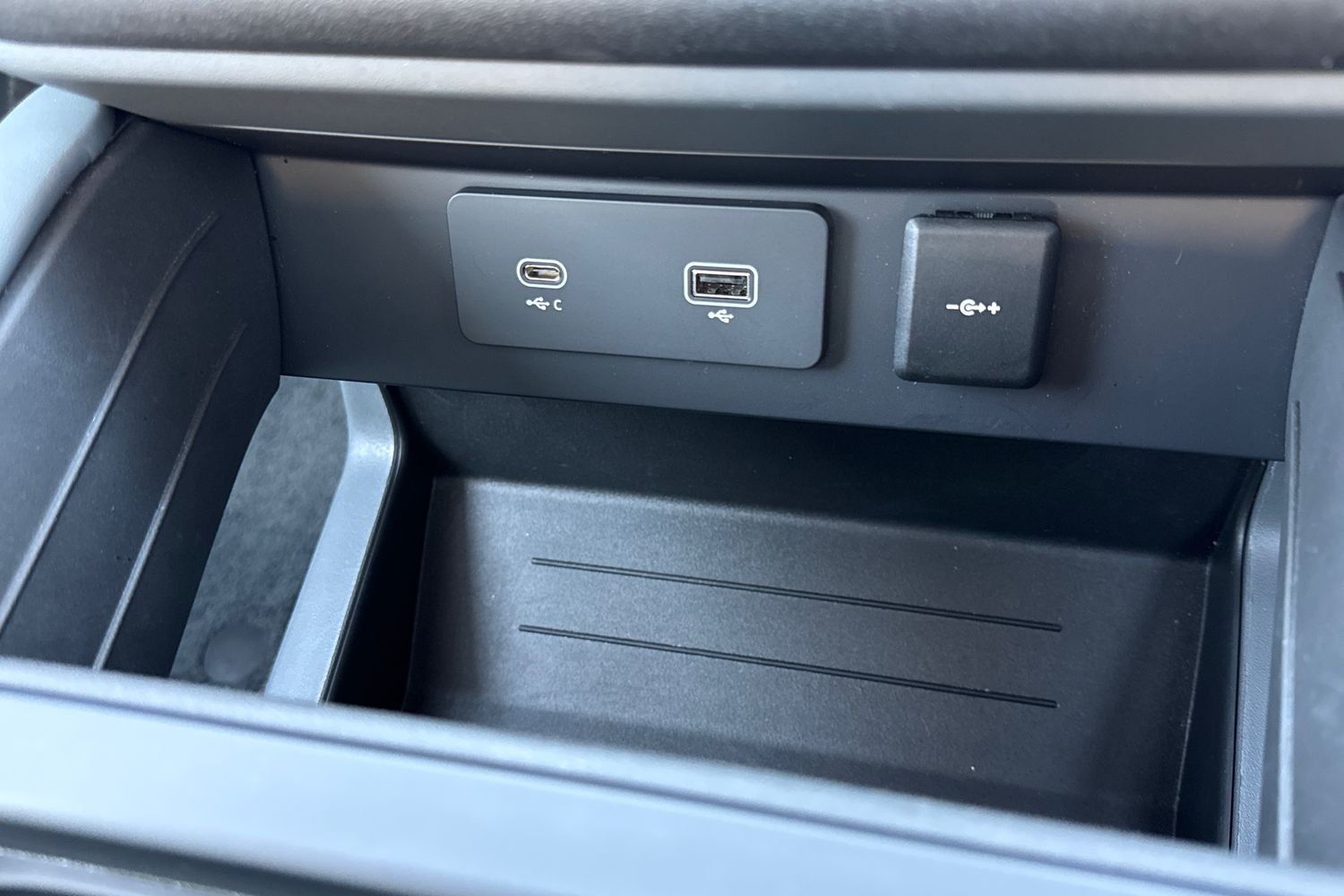 Used Land Rover Defender 110 2024 for sale - 76610838: Photo 46