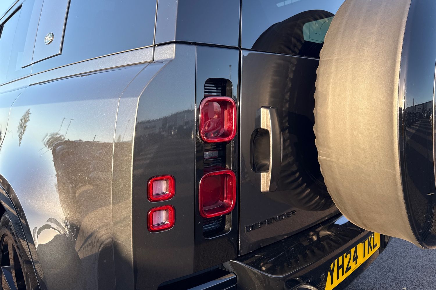 Used Land Rover Defender 110 2024 for sale - 76610838: Photo 8