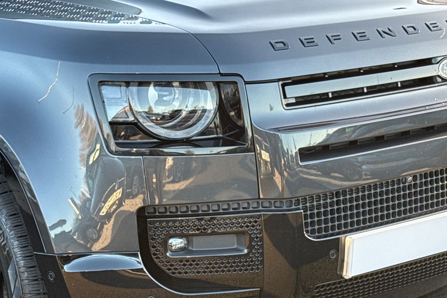 Used Land Rover Defender 110 2024 for sale - 76610838: Photo 9