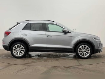 Used Volkswagen T-Roc 2025 for sale - 78937780: Photo