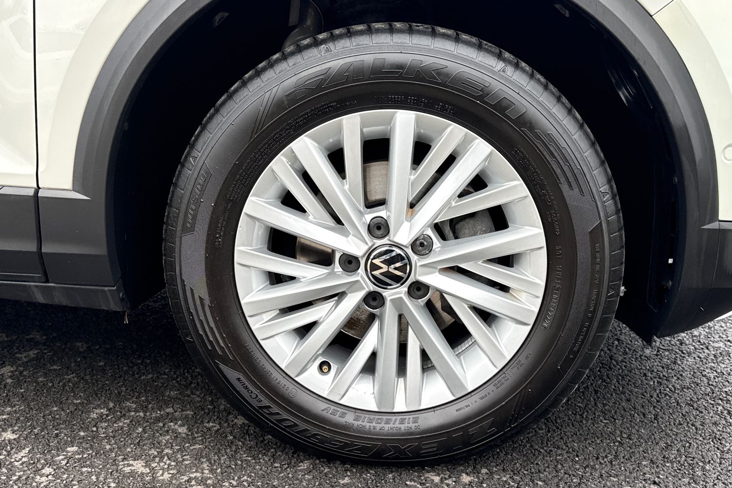 Used Volkswagen T-Roc 2023 for sale - 77348486: Photo 11