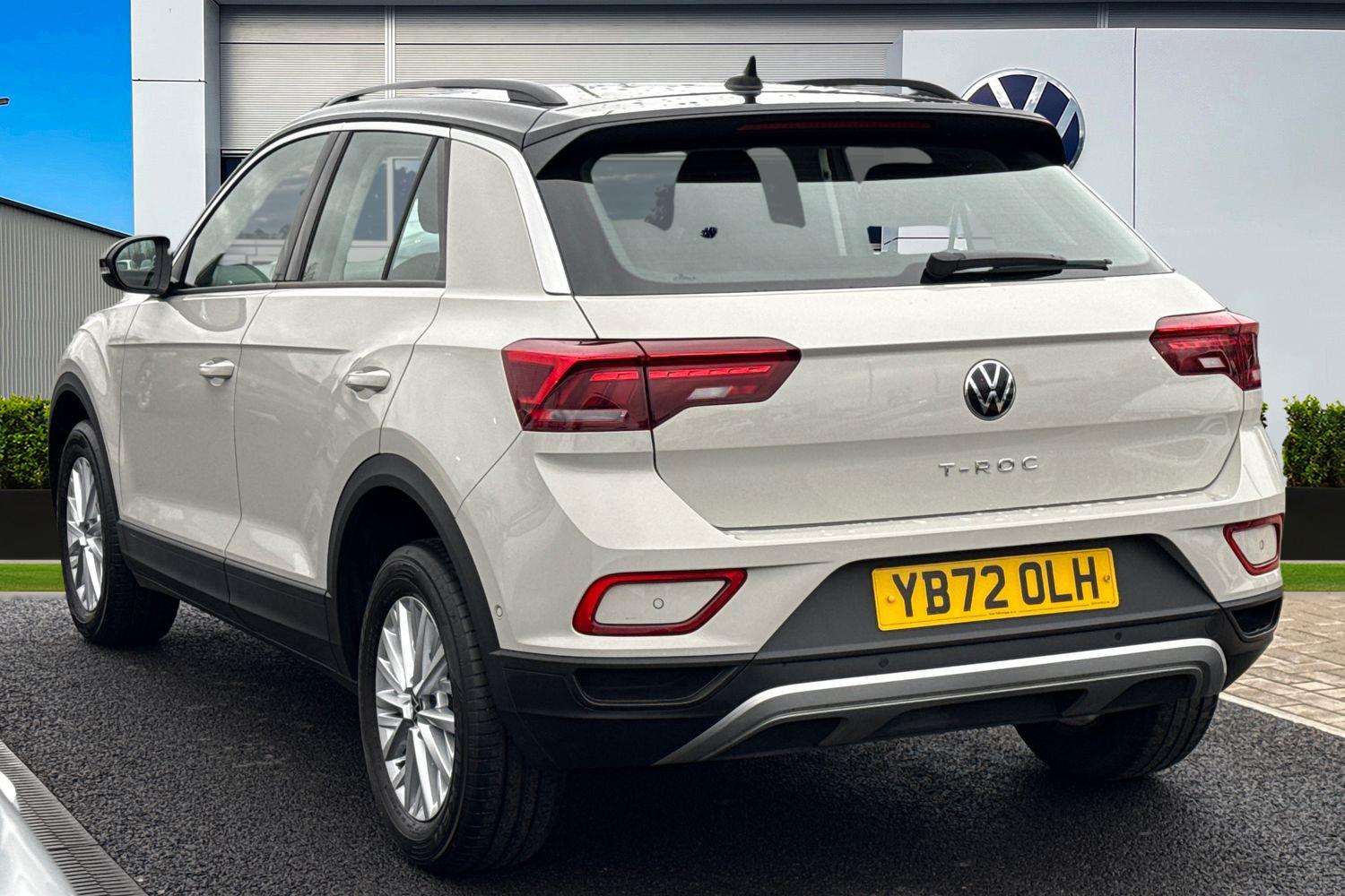 Used Volkswagen T-Roc 2023 for sale - 77348486: Photo 2